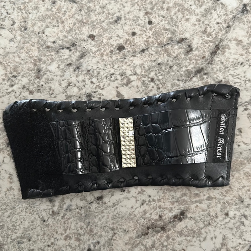 Salon Armor wrist shears holder